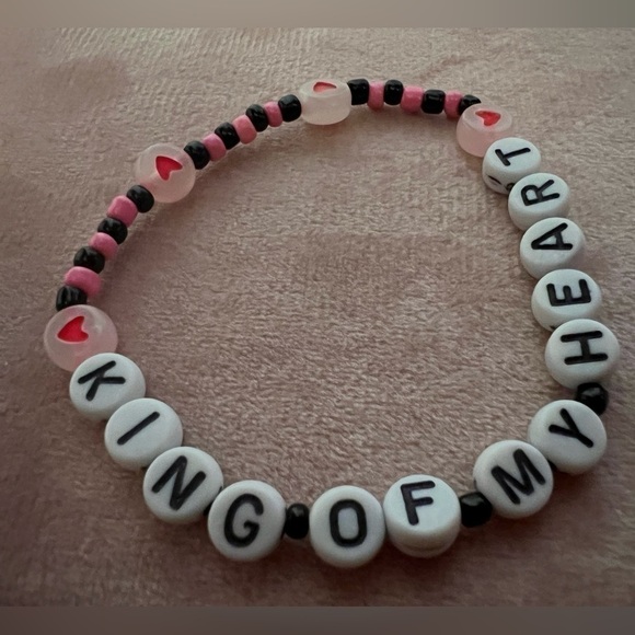 Taylor Swift Friendship Bracelet - Picture 3 of 4